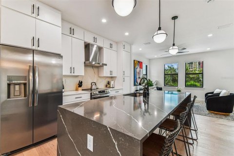 Townhouse in Tampa, Florida 3 bedrooms, 195.47 sq.m. № 2232828 - photo 29