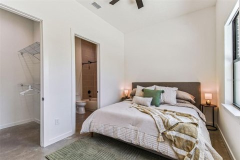 Townhouse in Tampa, Florida 3 bedrooms, 195.47 sq.m. № 2232828 - photo 15