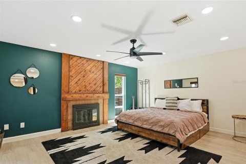 House in Tampa, Florida 3 bedrooms, 151.71 sq.m. № 2233842 - photo 18