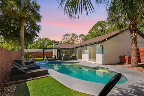 House in Tampa, Florida 3 bedrooms, 151.71 sq.m. № 2233842 - photo 3