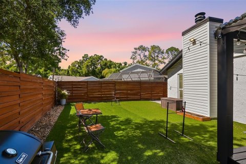 House in Tampa, Florida 3 bedrooms, 151.71 sq.m. № 2233842 - photo 6