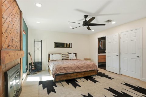 House in Tampa, Florida 3 bedrooms, 151.71 sq.m. № 2233842 - photo 21