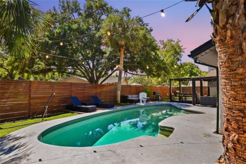 House in Tampa, Florida 3 bedrooms, 151.71 sq.m. № 2233842 - photo 4