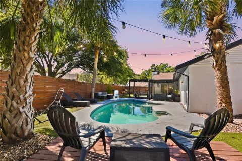 House in Tampa, Florida 3 bedrooms, 151.71 sq.m. № 2233842 - photo 5