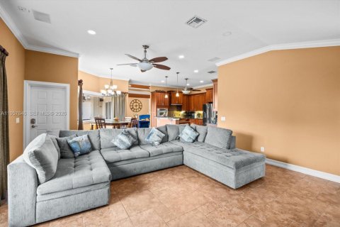 House in Port St. Lucie, Florida 4 bedrooms, 241.92 sq.m. № 2030646 - photo 19