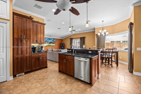 House in Port St. Lucie, Florida 4 bedrooms, 241.92 sq.m. № 2030646 - photo 16