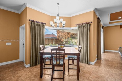 House in Port St. Lucie, Florida 4 bedrooms, 241.92 sq.m. № 2030646 - photo 17