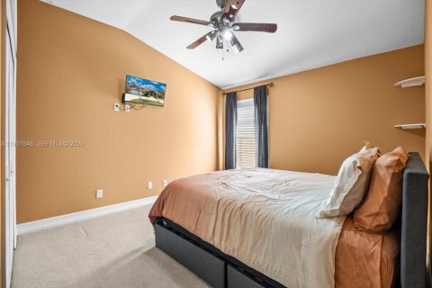 House in Port St. Lucie, Florida 4 bedrooms, 241.92 sq.m. № 2030646 - photo 26