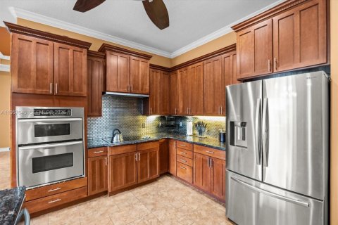 House in Port St. Lucie, Florida 4 bedrooms, 241.92 sq.m. № 2030646 - photo 15