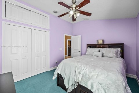 House in Port St. Lucie, Florida 4 bedrooms, 241.92 sq.m. № 2030646 - photo 30