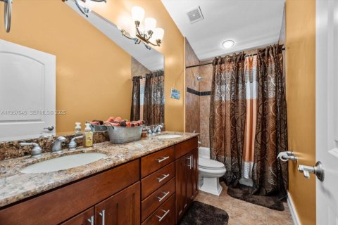 House in Port St. Lucie, Florida 4 bedrooms, 241.92 sq.m. № 2030646 - photo 28