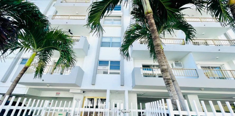 Condo à Miami Beach, Floride, 2 chambres № 1868119
