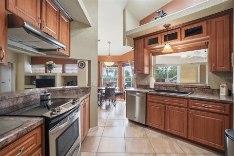 House in Spring Hill, Florida 3 bedrooms, 189.24 sq.m. № 2102992 - photo 13