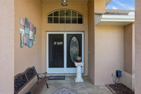 House in Spring Hill, Florida 3 bedrooms, 189.24 sq.m. № 2102992 - photo 5