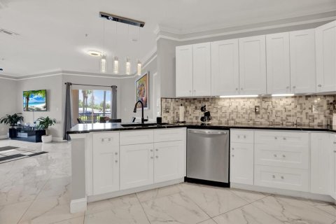 Condo in Tampa, Florida, 2 bedrooms  № 1912172 - photo 6
