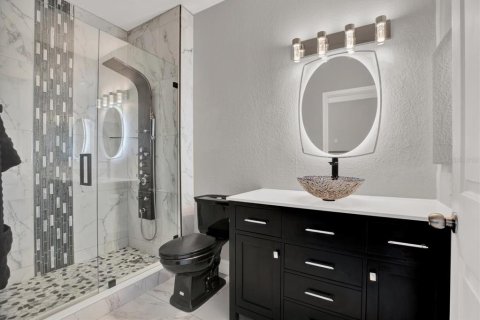 Condo in Tampa, Florida, 2 bedrooms  № 1912172 - photo 12