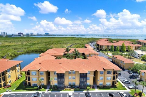 Condo in Tampa, Florida, 2 bedrooms  № 1912172 - photo 30