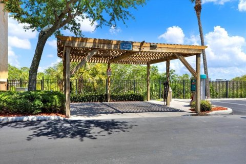 Condo in Tampa, Florida, 2 bedrooms  № 1912172 - photo 27
