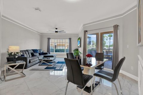 Condo in Tampa, Florida, 2 bedrooms  № 1912172 - photo 8