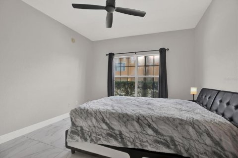 Condo in Tampa, Florida, 2 bedrooms  № 1912172 - photo 11