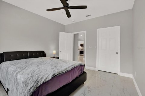 Condo in Tampa, Florida, 2 bedrooms  № 1912172 - photo 10