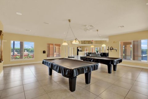 Condo in Tampa, Florida, 2 bedrooms  № 1912172 - photo 25