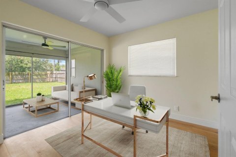 House in Port St. Lucie, Florida 3 bedrooms, 139.35 sq.m. № 2304840 - photo 10