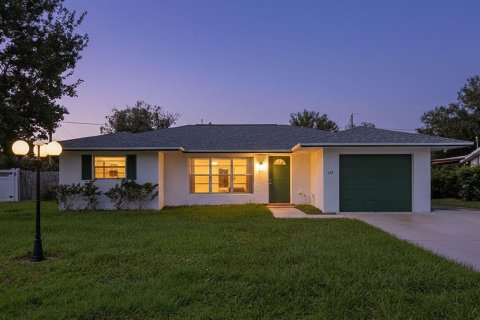 House in Port St. Lucie, Florida 3 bedrooms, 139.35 sq.m. № 2304840
