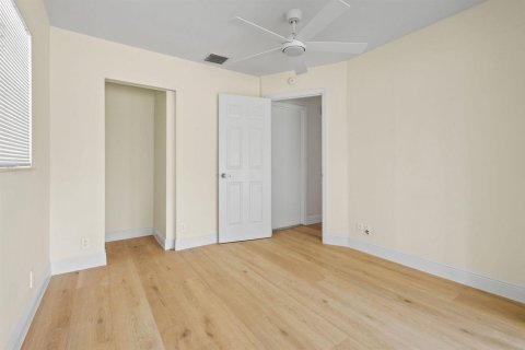 House in Port St. Lucie, Florida 3 bedrooms, 139.35 sq.m. № 2304840 - photo 28