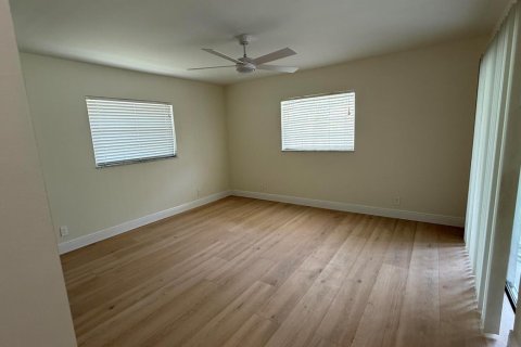 House in Port St. Lucie, Florida 3 bedrooms, 139.35 sq.m. № 2304840 - photo 27