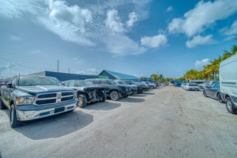 Commercial property in Hollywood, Florida № 1821581 - photo 7