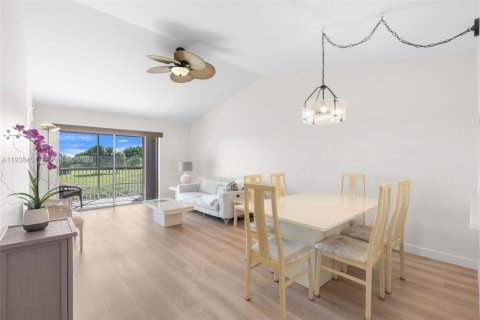 Купить кондоминиум в Маргит, Флорида 2 спальни, 88.26м2, № 1997174 - фото 9