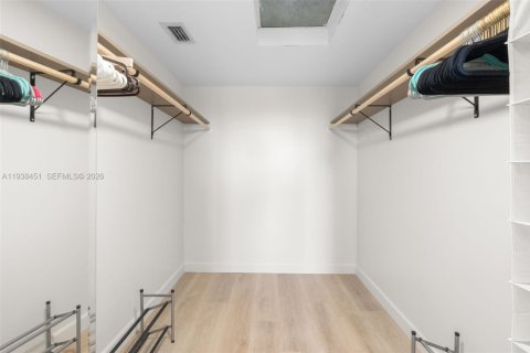 Купить кондоминиум в Маргит, Флорида 2 спальни, 88.26м2, № 1997174 - фото 15