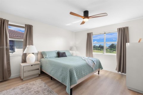 Купить кондоминиум в Маргит, Флорида 2 спальни, 88.26м2, № 1997174 - фото 13