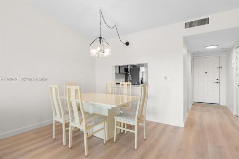 Купить кондоминиум в Маргит, Флорида 2 спальни, 88.26м2, № 1997174 - фото 8