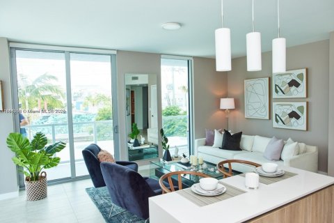 Condo in Miami, Florida, 2 bedrooms  № 1839608 - photo 1
