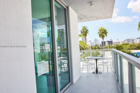 Condo in Miami, Florida, 2 bedrooms  № 1839608 - photo 6