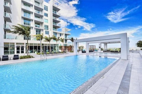 Condo in Miami, Florida, 2 bedrooms  № 1839608 - photo 8