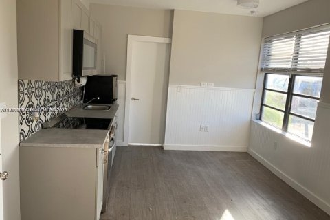 Villa ou maison à louer à Miami, Floride: 1 chambre, 55.74 m2 № 1929566 - photo 4