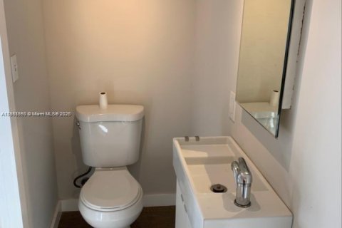 Villa ou maison à louer à Miami, Floride: 1 chambre, 55.74 m2 № 1929566 - photo 8