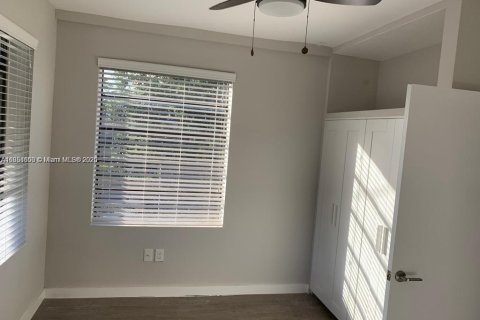 Villa ou maison à louer à Miami, Floride: 1 chambre, 55.74 m2 № 1929566 - photo 11