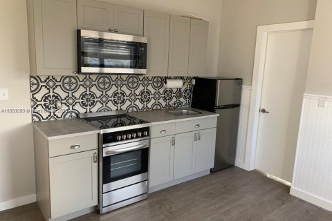 Villa ou maison à louer à Miami, Floride: 1 chambre, 55.74 m2 № 1929566 - photo 2