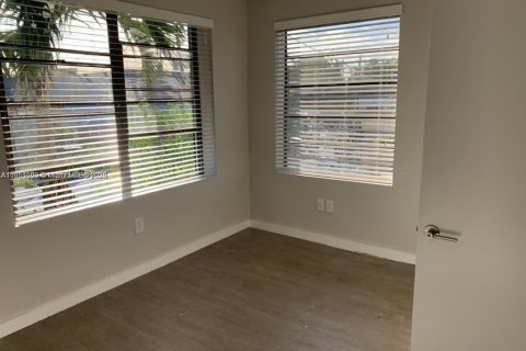 Villa ou maison à louer à Miami, Floride: 1 chambre, 55.74 m2 № 1929566 - photo 5