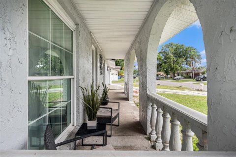 House in Tampa, Florida 3 bedrooms, 134.62 sq.m. № 1850183 - photo 3