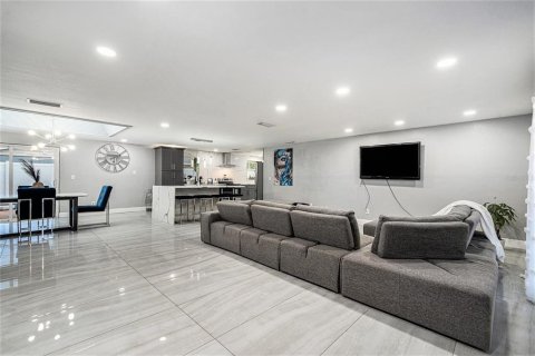 Villa ou maison à vendre à Tampa, Floride: 3 chambres, 134.62 m2 № 1850183 - photo 5