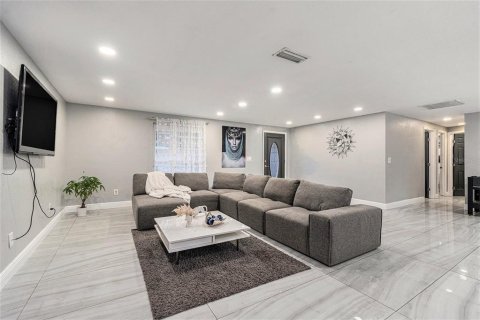 Купить виллу или дом в Тампа, Флорида 6 комнат, 134.62м2, № 1850183 - фото 7