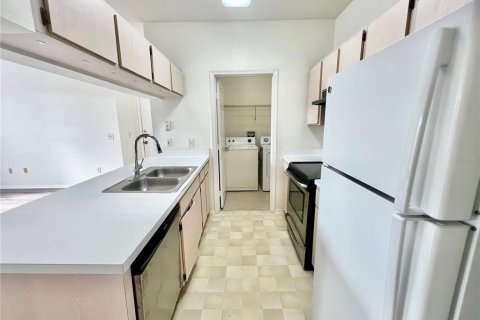 Condominio en alquiler en Temple Terrace, Florida, 1 dormitorio, 77.48 m2 № 1905516 - foto 6