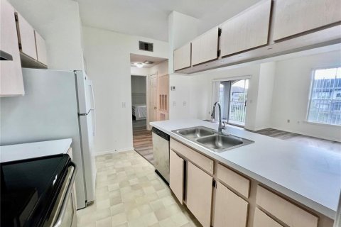 Condominio en alquiler en Temple Terrace, Florida, 1 dormitorio, 77.48 m2 № 1905516 - foto 9