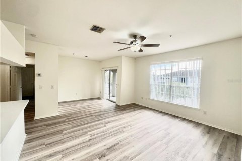 Condominio en alquiler en Temple Terrace, Florida, 1 dormitorio, 77.48 m2 № 1905516 - foto 2