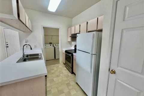 Condominio en alquiler en Temple Terrace, Florida, 1 dormitorio, 77.48 m2 № 1905516 - foto 5